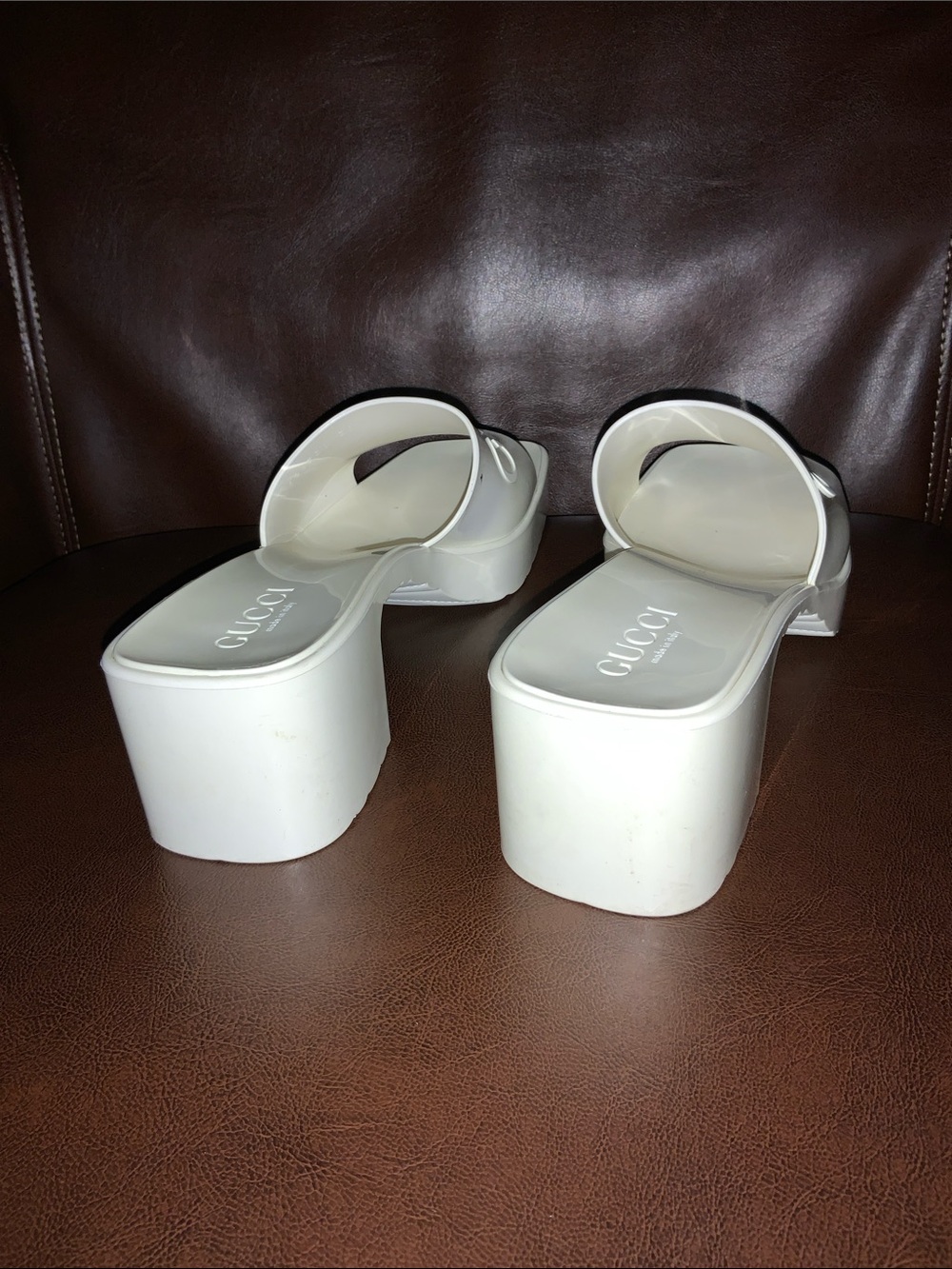 Gucci Rubber Gucci Logo Womens Platform white slides. Minor stains pictured. 39. - Picture 5 of 9